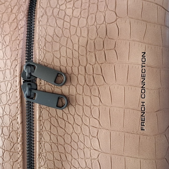 French Connection Arla Crocodile Train Case Latte By French Connection NWT - Picture 5 of 5